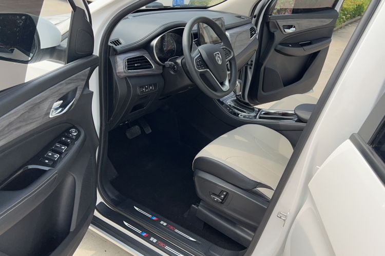 Used Baojun 730 2021 1.5T CVT Flagship Version 7 Seats Interior 1