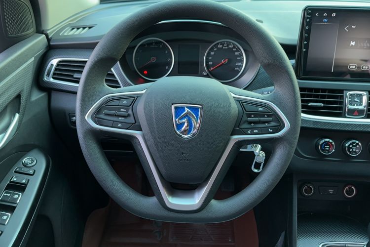 Used Baojun 730 2021 1.5L Manual Fashion Version 7 Seats Interior 1