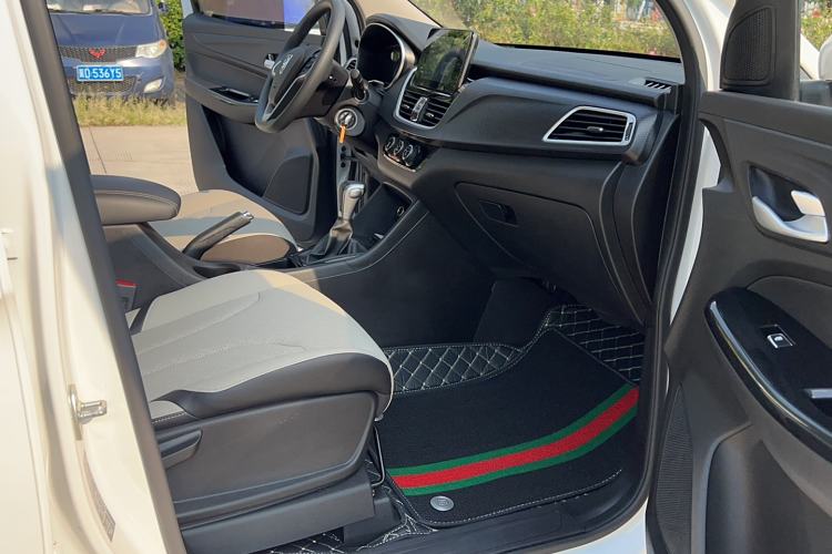 Used Baojun 730 2021 1.5T CVT Fashion Version 7 Seats Interior 1