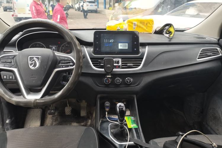 Used Baojun 730 2021 1.5L Manual Fashion Version 7 Seats Interior 2