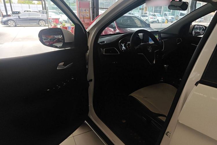Used Baojun 730 2021 1.5T CVT Fashion Version 7 Seats Interior 2