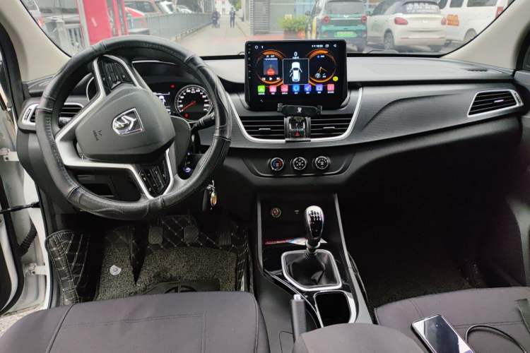Used Baojun 730 2021 1.5T Manual Fashion Version 7 Seats Interior 2