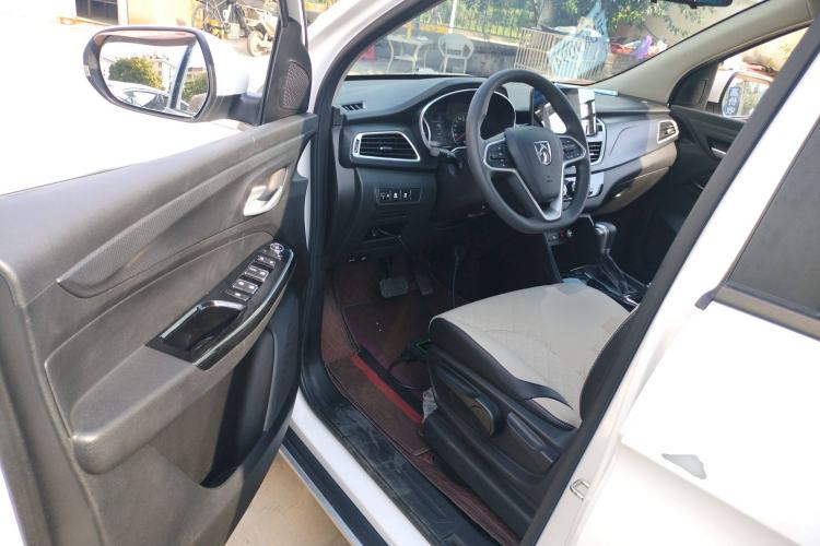 Used Baojun 730 2021 1.5T CVT Fashion Version 7 Seats Interior 3