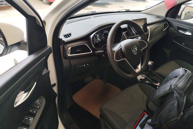 Used Baojun 730 2021 1.5T CVT Fashion Version 7 Seats Interior 3