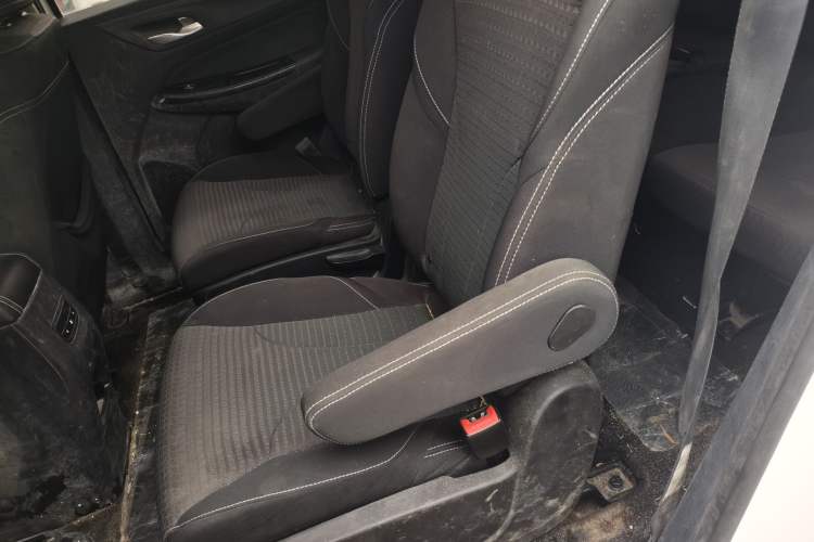 Used Baojun 730 2021 1.5L Manual Fashion Version 7 Seats Interior 4