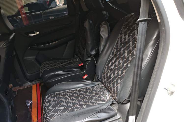 Used Baojun 730 2021 1.5L Manual Fashion Version 7 Seats Interior 4