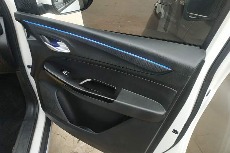 Used Baojun 730 2021 1.5T Manual Fashion Version 7 Seats Interior 5