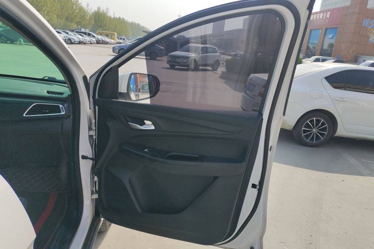 Used Baojun 730 2021 1.5T Manual Fashion Version 7 Seats Interior 5