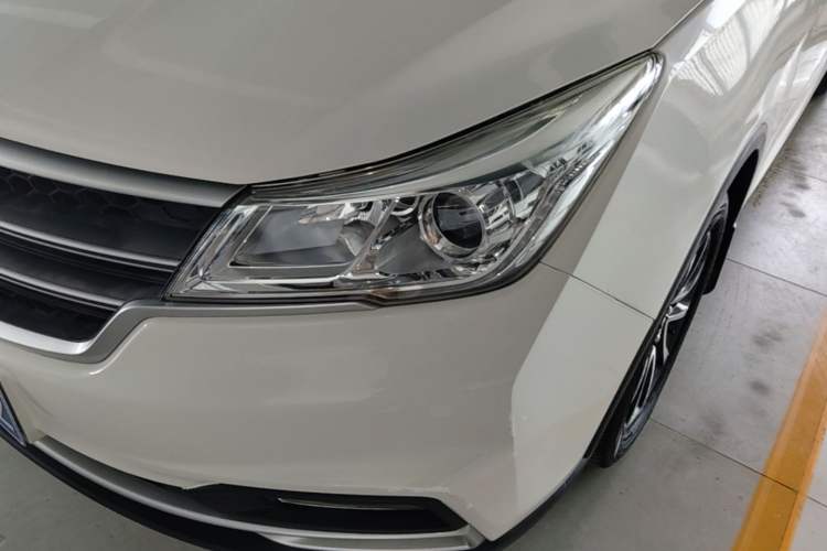Used Baojun 730 2021 1.5L Manual Fashion Version 7 Seats Left Front Headlight