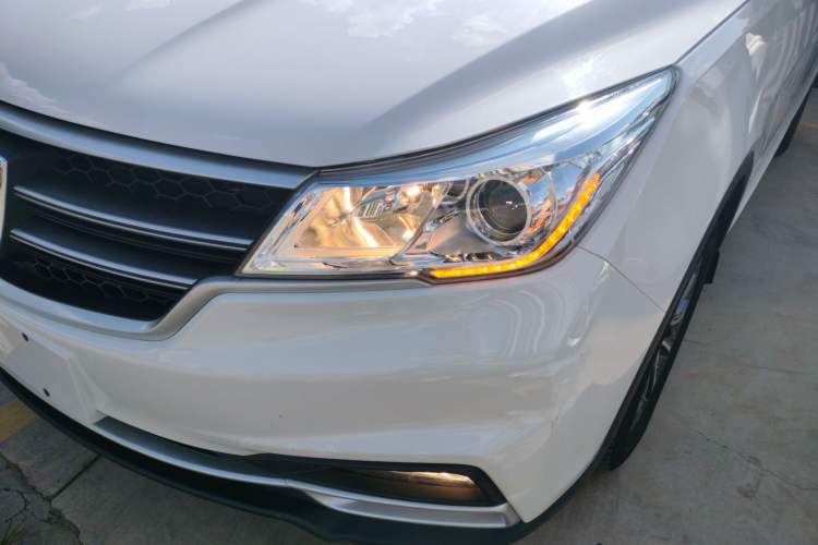 Used Baojun 730 2021 1.5T CVT Fashion Version 7 Seats Left Front Headlight