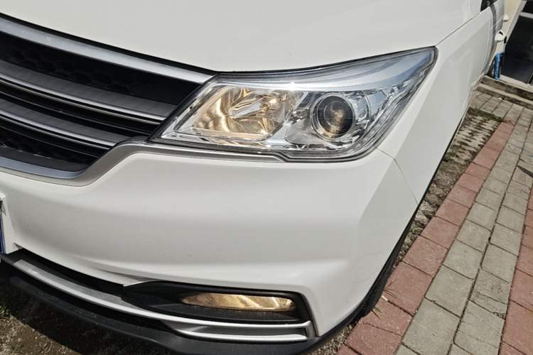 Used Baojun 730 2021 1.5L Manual Fashion Version 7 Seats Left Front Headlight