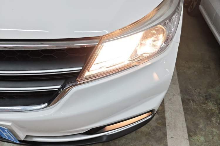 Used Baojun 730 2021 1.5L Manual Fashion Version 7 Seats Left Front Headlight