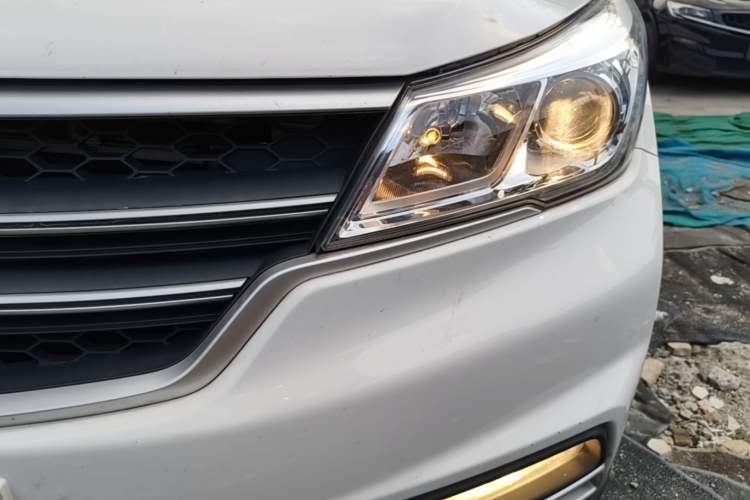 Used Baojun 730 2021 1.5T CVT Fashion Version 7 Seats Left Front Headlight
