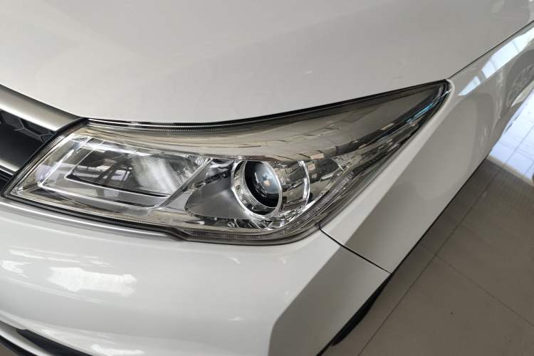 Used Baojun 730 2021 1.5T CVT Fashion Version 7 Seats Left Front Headlight