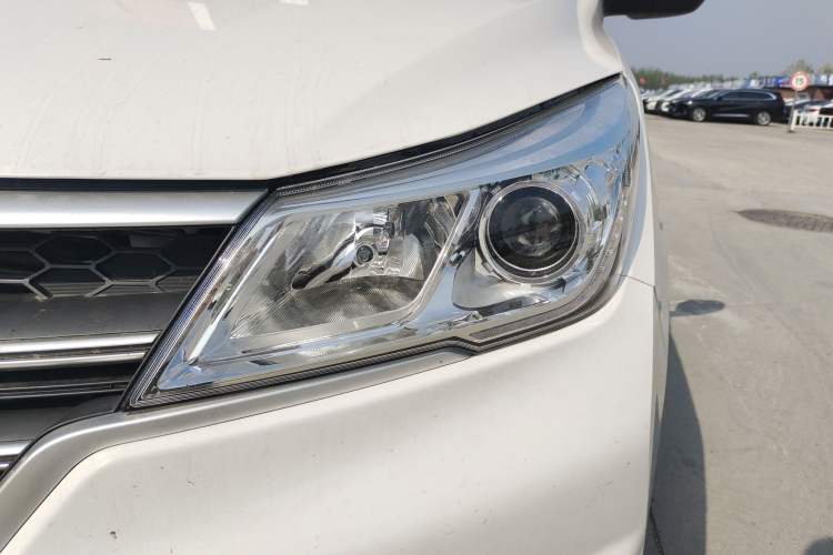 Used Baojun 730 2021 1.5T Manual Fashion Version 7 Seats Left Front Headlight