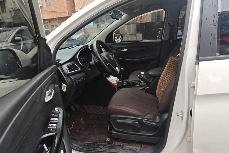 Used Baojun 730 2021 1.5T Manual Fashion Version 7 Seats Left Front Seat