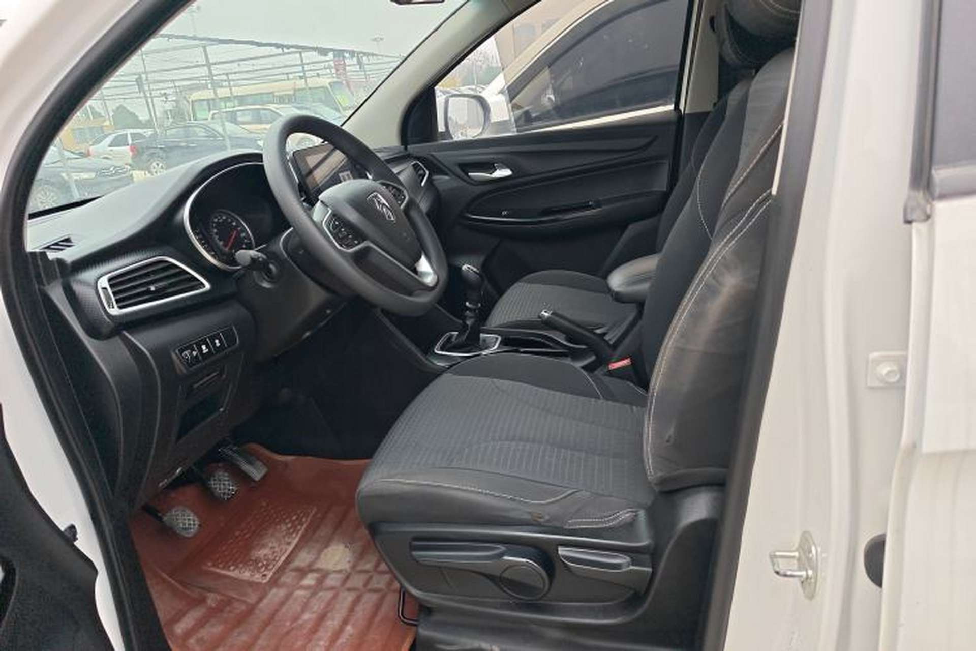 Used Baojun 730 2021 1.5L Manual Fashion Version 7 Seats Left Front Seat