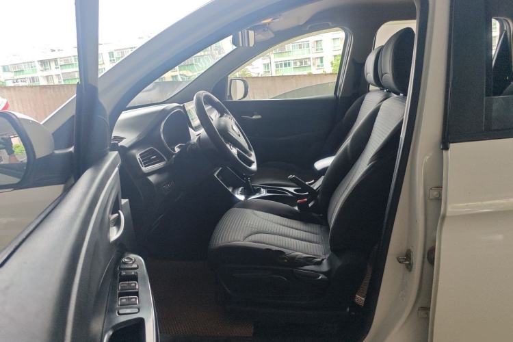 Used Baojun 730 2021 1.5L Manual Fashion Version 7 Seats Left Front Seat