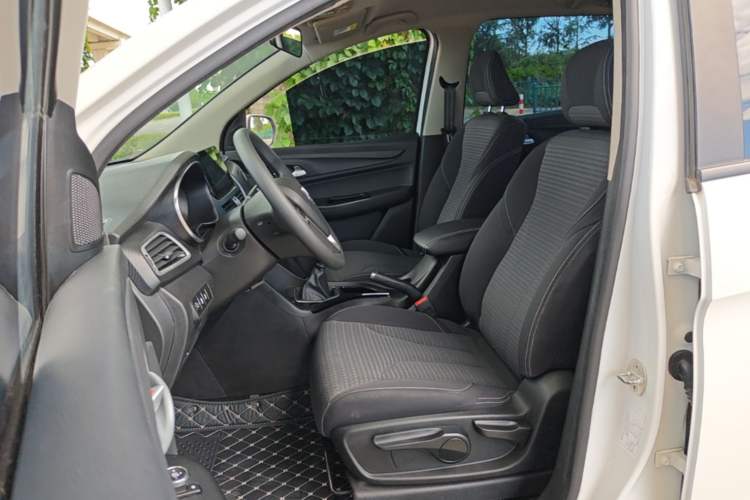 Used Baojun 730 2021 1.5L Manual Fashion Version 7 Seats Left Front Seat