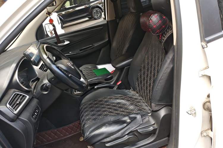 Used Baojun 730 2021 1.5L Manual Fashion Version 7 Seats Left Front Seat