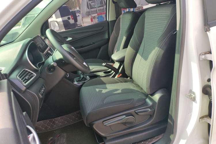 Used Baojun 730 2021 1.5T Manual Fashion Version 7 Seats Left Front Seat