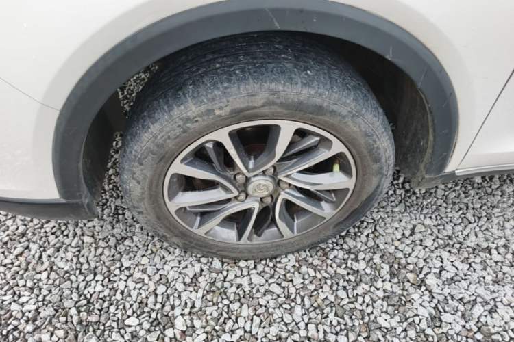 Used Baojun 730 2021 1.5T Manual Fashion Version 7 Seats Left Front Wheel Hub
