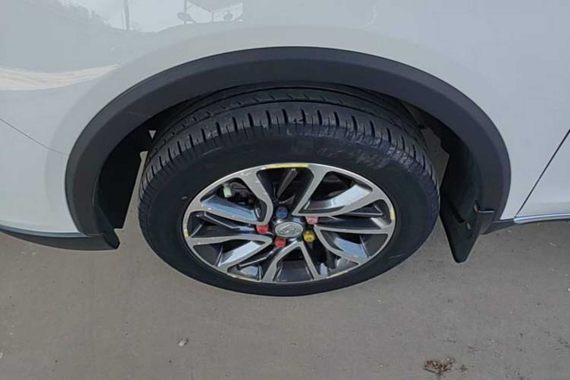 Used Baojun 730 2021 1.5L Manual Fashion Version 7 Seats Left Front Wheel Hub