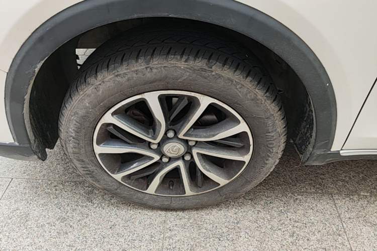Used Baojun 730 2021 1.5L Manual Fashion Version 7 Seats Left Front Wheel Hub