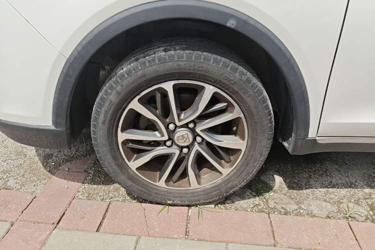 Used Baojun 730 2021 1.5L Manual Fashion Version 7 Seats Left Front Wheel Hub
