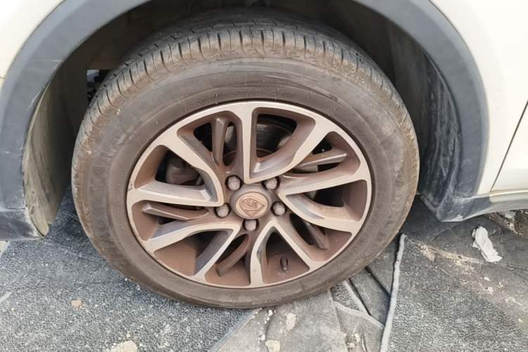 Used Baojun 730 2021 1.5T CVT Fashion Version 7 Seats Left Front Wheel Hub