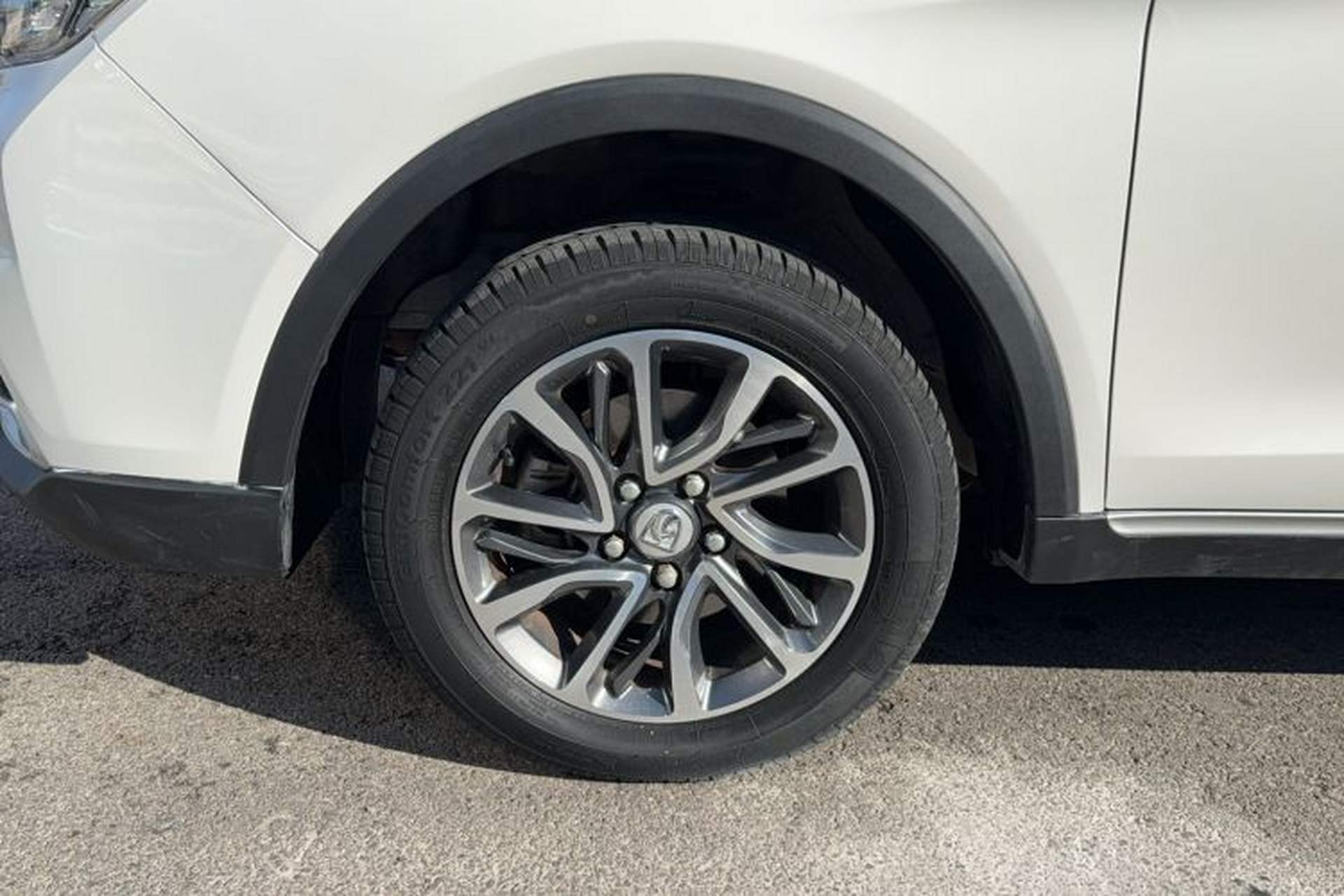 Used Baojun 730 2021 1.5T Manual Fashion Version 7 Seats Left Front Wheel Hub