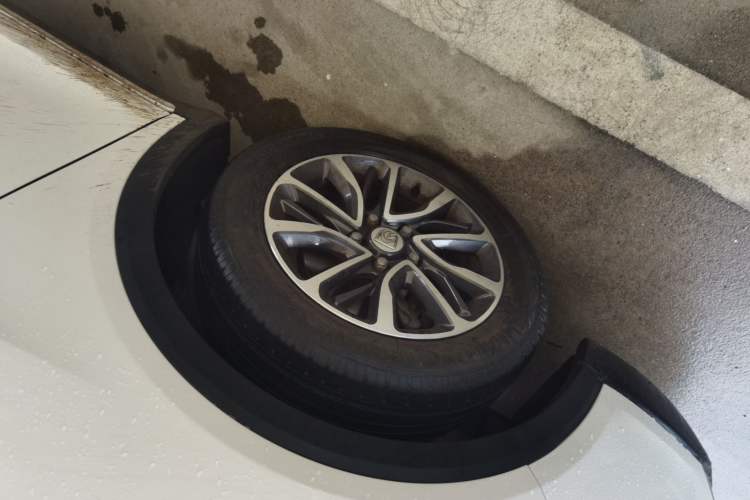 Used Baojun 730 2021 1.5T CVT Fashion Version 7 Seats Left Front Wheel Hub