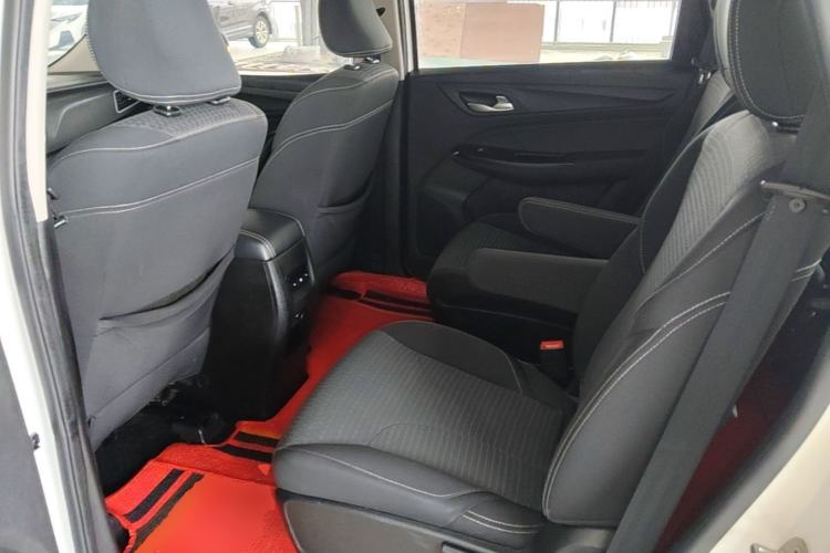 Used Baojun 730 2021 1.5L Manual Fashion Version 7 Seats Left Rear Seat