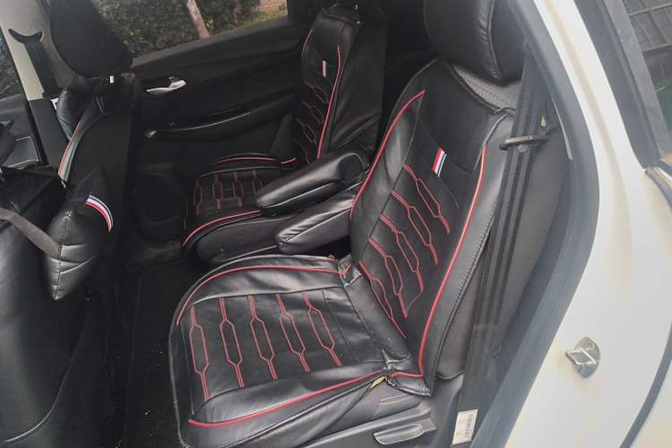 Used Baojun 730 2021 1.5L Manual Fashion Version 7 Seats Left Rear Seat