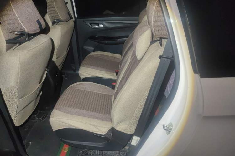 Used Baojun 730 2021 1.5L Manual Fashion Version 7 Seats Left Rear Seat