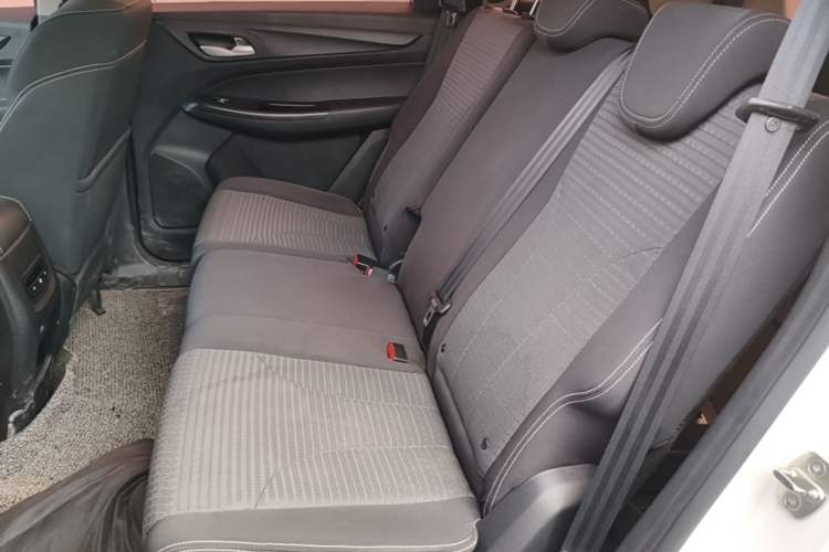 Used Baojun 730 2021 1.5T CVT Fashion Version 7 Seats Left Rear Seat