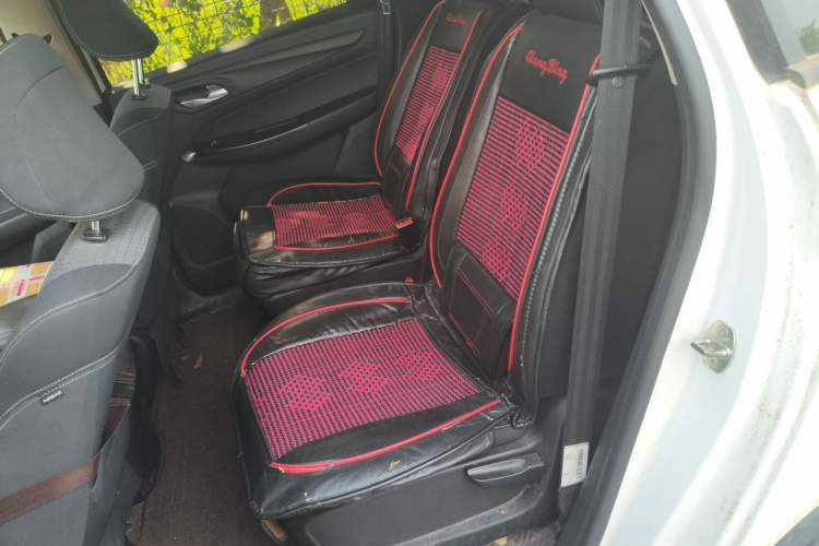 Used Baojun 730 2021 1.5L Manual Fashion Version 7 Seats Left Rear Seat