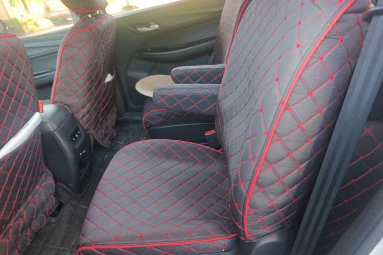 Used Baojun 730 2021 1.5L Manual Fashion Version 7 Seats Left Rear Seat