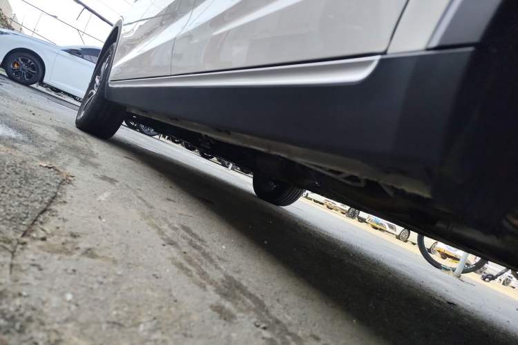 Used Baojun 730 2021 1.5T CVT Fashion Version 7 Seats Left Side Sill