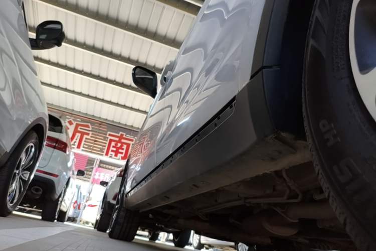 Used Baojun 730 2021 1.5T CVT Fashion Version 7 Seats Left Side Sill