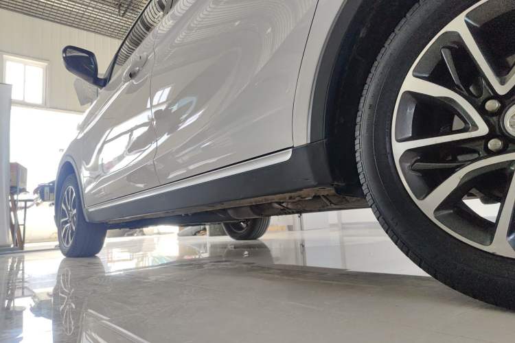 Used Baojun 730 2021 1.5T CVT Fashion Version 7 Seats Left Side Sill