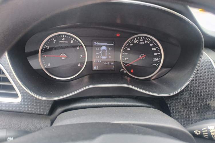 Used Baojun 730 2021 1.5L Manual Fashion Version 7 Seats Odometer Close Up