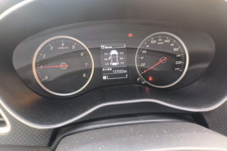 Used Baojun 730 2021 1.5L Manual Fashion Version 7 Seats Odometer Close Up