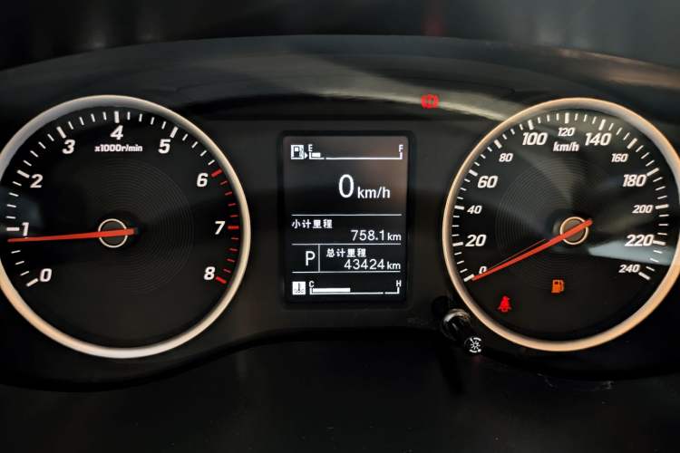 Used Baojun 730 2021 1.5T CVT Fashion Version 7 Seats Odometer Close Up