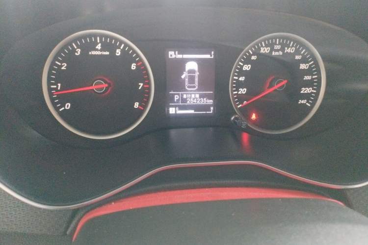 Used Baojun 730 2021 1.5T CVT Fashion Version 7 Seats Odometer Close Up