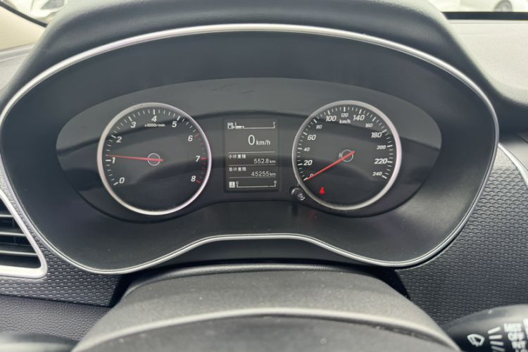 Used Baojun 730 2021 1.5T Manual Fashion Version 7 Seats Odometer Close Up