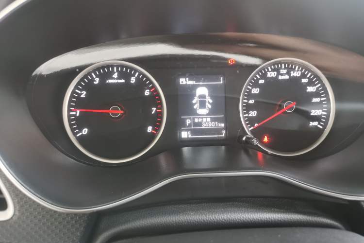 Used Baojun 730 2021 1.5T CVT Fashion Version 7 Seats Odometer Close Up