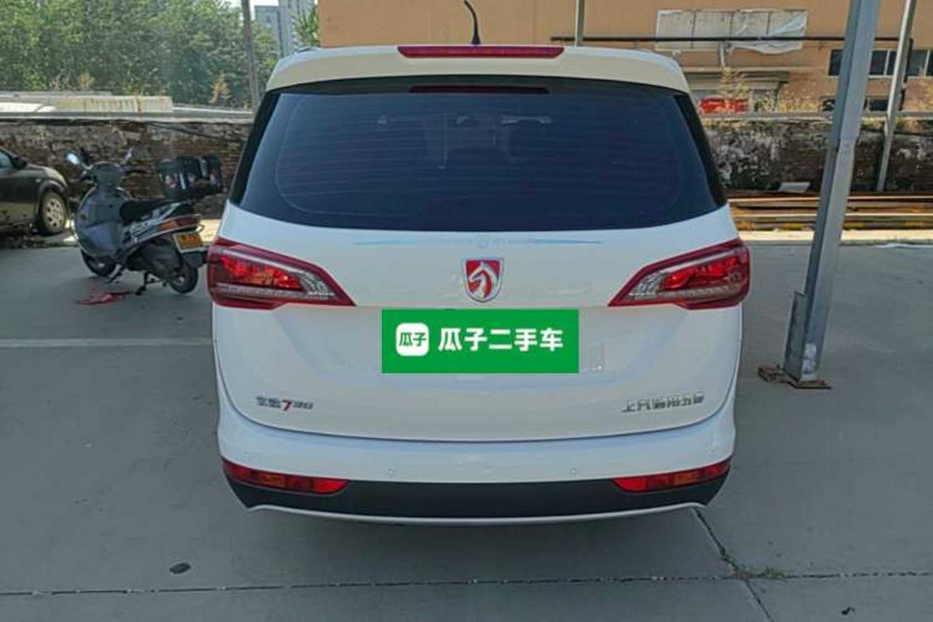 Used Baojun 730 2021 1.5L Manual Fashion Version 7 Seats Rear