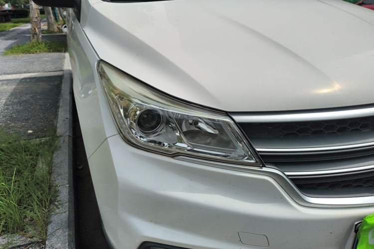 Used Baojun 730 2021 1.5L Manual Fashion Version 7 Seats Right Front Headlight