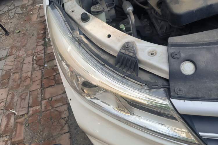 Used Baojun 730 2021 1.5L Manual Fashion Version 7 Seats Right Front Headlight